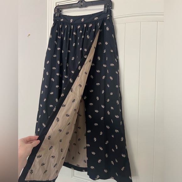 Hill House Home The Krista Skirt Khaki Autumn Paisley - Picture 3 of 8